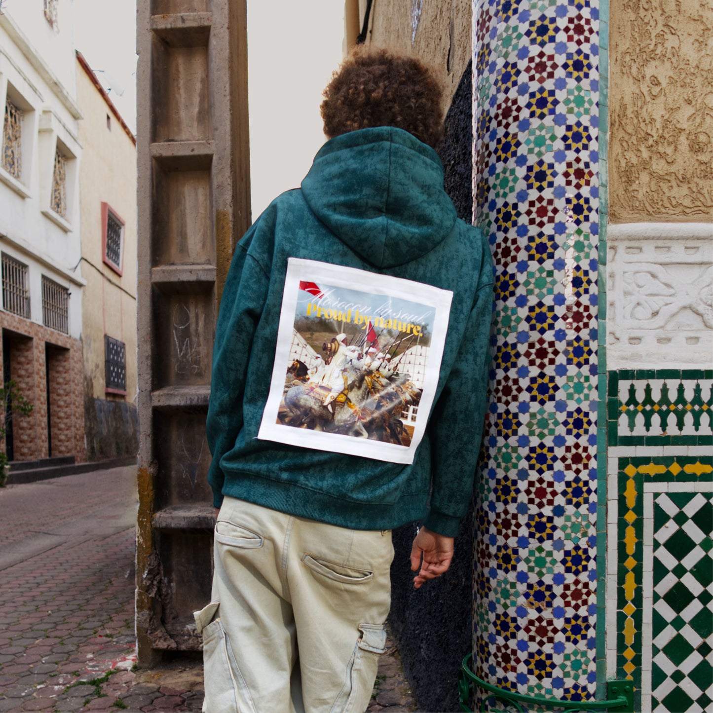 Hoodie Vert Olive avec Scratch / Moroccan by soul. Proud by nature
